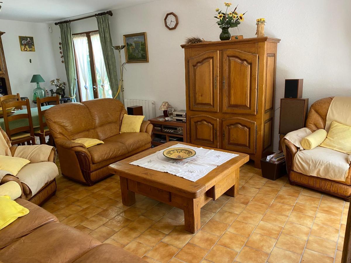 Maison Provencale En Campagne A Эгюий Экстерьер фото